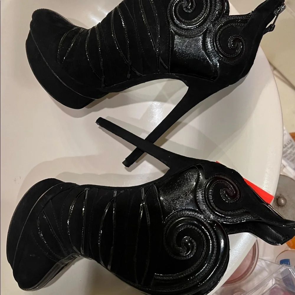 BRIAN ATWOOD Black Suede And Patent Leather Textured Bootie Size 37 - Picture 3 of 15